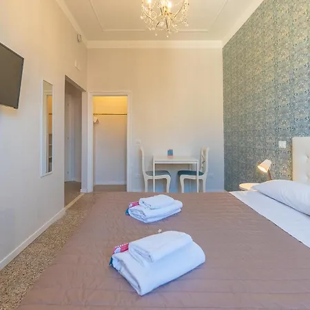 Floret San Giovanni Bed & Breakfast 4*